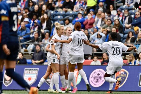 Gotham move to top of the NWSL with 4-1 win over OL Reign